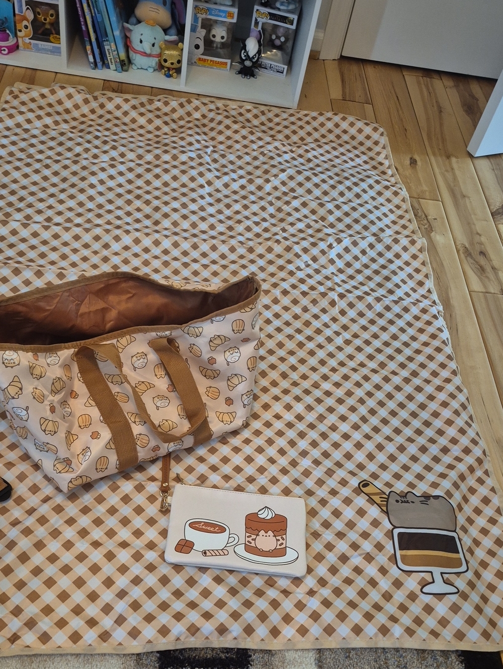 Pusheen Brown and White Gingham Picnic Mat with Dessert Print Tote